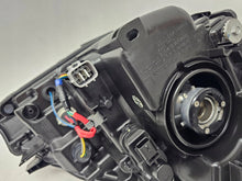 Load image into Gallery viewer, Frontscheinwerfer Toyota Yaris SPP11883 Links Scheinwerfer Headlight