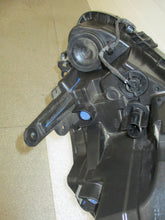 Laden Sie das Bild in den Galerie-Viewer, Frontscheinwerfer Nissan 260104FA1A Rechts Scheinwerfer Headlight SCH7855502593li