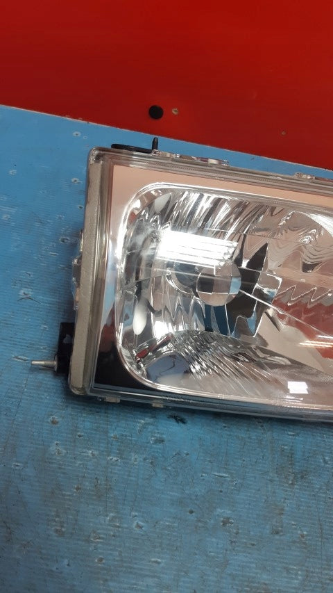 Frontscheinwerfer Toyota Hilux VI 81130-35360 217102742 Rechts Headlight SCH3765464230ez