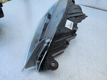 Laden Sie das Bild in den Galerie-Viewer, Frontscheinwerfer Skoda Superb 1ZS01193946 Vorderseite Scheinwerfer Headlight SCH4989856463yb