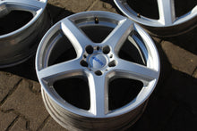 Laden Sie das Bild in den Galerie-Viewer, 4x Alufelge 17 Zoll 7.5" 5x112 37ET Silber KBA47332 Audi I Rim Wheel FEL1847588131wd