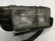 Laden Sie das Bild in den Galerie-Viewer, Frontscheinwerfer Mercedes-Benz W201 Rechts Scheinwerfer Headlight SCH5128681184yc
