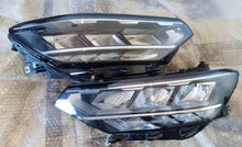 Laden Sie das Bild in den Galerie-Viewer, Frontscheinwerfer VW Passat B8 90172735 90172734 LED Rechts oder Links SCH9998828423mz