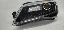 Laden Sie das Bild in den Galerie-Viewer, Frontscheinwerfer Skoda Superb III 3V1941015A Links Scheinwerfer Headlight