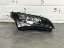Laden Sie das Bild in den Galerie-Viewer, Frontscheinwerfer Skoda Superb III 3V1941016C LED Rechts Scheinwerfer Headlight