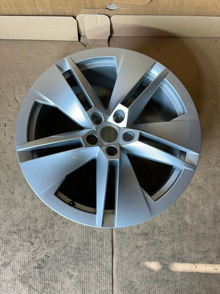1x Alufelge 19 Zoll 8.0" 5x112 45ET Glanz Silber 5LA601025B Skoda Enyaq FEL4399733341me