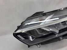 Load image into Gallery viewer, Frontscheinwerfer Dacia Sandero III Logan Jogger 260607161R Links Headlight SCH1641352137vd