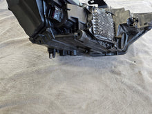 Laden Sie das Bild in den Galerie-Viewer, Frontscheinwerfer Audi A6 4K0941039 LED Ein Stück (Rechts oder Links) Headlight