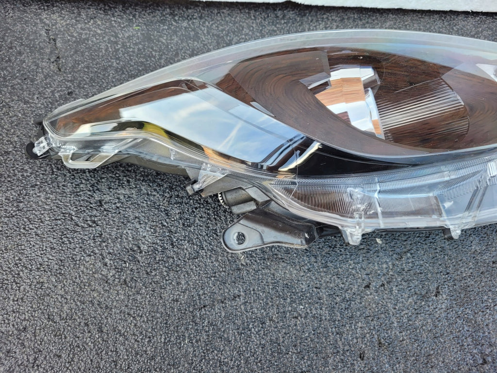 Frontscheinwerfer Toyota Yaris Model LED Rechts Scheinwerfer Headlight SCH4111828326hu