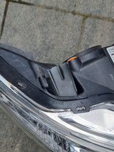 Load image into Gallery viewer, Frontscheinwerfer Toyota Auris 89907726 Rechts Scheinwerfer Headlight SCH5034601760gc