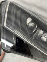Laden Sie das Bild in den Galerie-Viewer, Frontscheinwerfer Skoda Superb III 3V1941016B Xenon Rechts Headlight