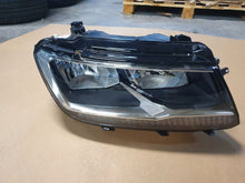 Laden Sie das Bild in den Galerie-Viewer, Frontscheinwerfer VW Tiguan Golf Sportsvan 5NB941006 Links Headlight