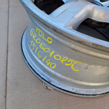 Load image into Gallery viewer, 1x Alufelge 15 Zoll 5.5" 5x100 38ET Glanz Schwarz 6C0601025C VW Polo Rim Wheel FEL3399040192is