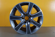 Laden Sie das Bild in den Galerie-Viewer, 1x Alufelge 18 Zoll 9.5&quot; 5x112 43ET Glanz A2224011102 Mercedes-Benz Rim Wheel