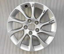 Laden Sie das Bild in den Galerie-Viewer, 1x Alufelge 16 Zoll 6.5&quot; 5x112 46ET Glanz Silber 8V0601025BM Audi A3 Rim Wheel