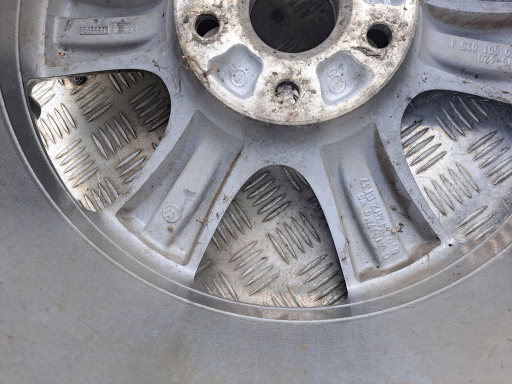 1x Alufelge 17 Zoll 8.0" 5x112 37ET 1T0601025J VW Touran Rim Wheel