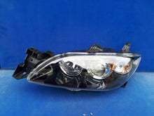 Laden Sie das Bild in den Galerie-Viewer, Frontscheinwerfer Mazda 3 P3861L Xenon Links Scheinwerfer Headlight