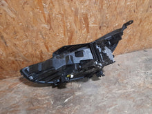Laden Sie das Bild in den Galerie-Viewer, Frontscheinwerfer Hyundai I30 92102-4100 LED Rechts Scheinwerfer Headlight SCH7778850819xl