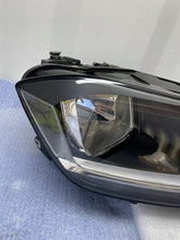 Laden Sie das Bild in den Galerie-Viewer, Frontscheinwerfer VW Sportsvan 517941006B 90056170 Rechts Scheinwerfer Headlight