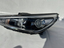Laden Sie das Bild in den Galerie-Viewer, Frontscheinwerfer Hyundai I30 III 92101G4020 Links Scheinwerfer Headlight SCH7211651524ek
