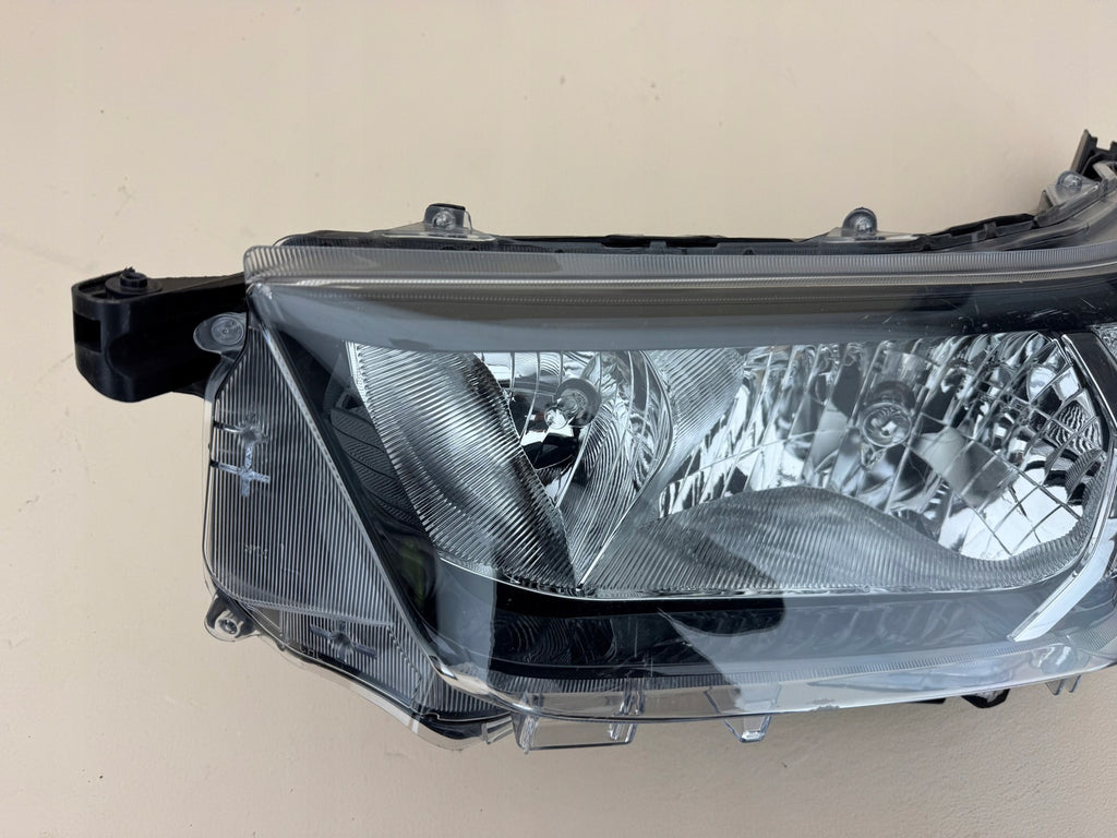 Frontscheinwerfer Toyota Hilux VIII Links Scheinwerfer Headlight SCH1529299097qt