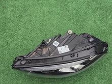 Laden Sie das Bild in den Galerie-Viewer, Frontscheinwerfer Mercedes-Benz W177 A1779064703 Links Scheinwerfer Headlight SCH3768030701yu