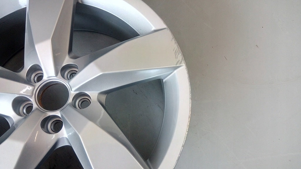 1x Alufelge 17 Zoll 6.5" 5x112 39ET Glanz Silber 2GM601025A VW T-Cross Rim Wheel FEL7878986931zr