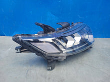 Laden Sie das Bild in den Galerie-Viewer, Frontscheinwerfer Mitsubishi Outlander I 8301D3-32 LED Rechts Headlight SCH2839363603wn