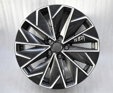 Load image into Gallery viewer, 1x Alufelge 18 Zoll 8.0&quot; 5x112 44ET 3V0601025B Skoda Superb Iii Rim Wheel