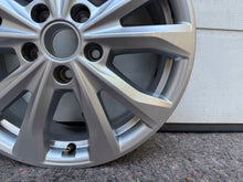 Load image into Gallery viewer, 1x Alufelge 17 Zoll 6.5" 5x112 49ET 2K7601025A VW Passat Golf I Rim Wheel FEL4095892542hh