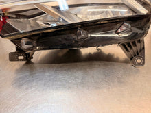 Laden Sie das Bild in den Galerie-Viewer, Frontscheinwerfer Dacia Sandero III Jogger 260605914R Links Headlight SCH3023586918ef