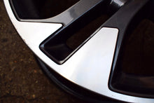 Laden Sie das Bild in den Galerie-Viewer, 1x Alufelge 17 Zoll 7.0&quot; 5x108 46ET Glanz Graphit 9833355980 Mg Grandland X