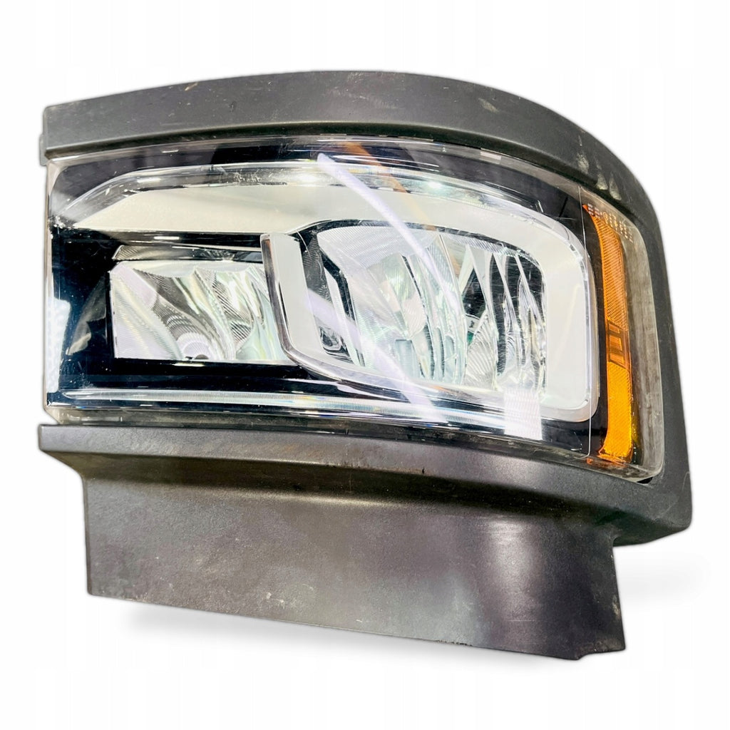 Frontscheinwerfer 2609157 2592645 2655849 2379886 3151822 Rechts Headlight SCH2409354959gl