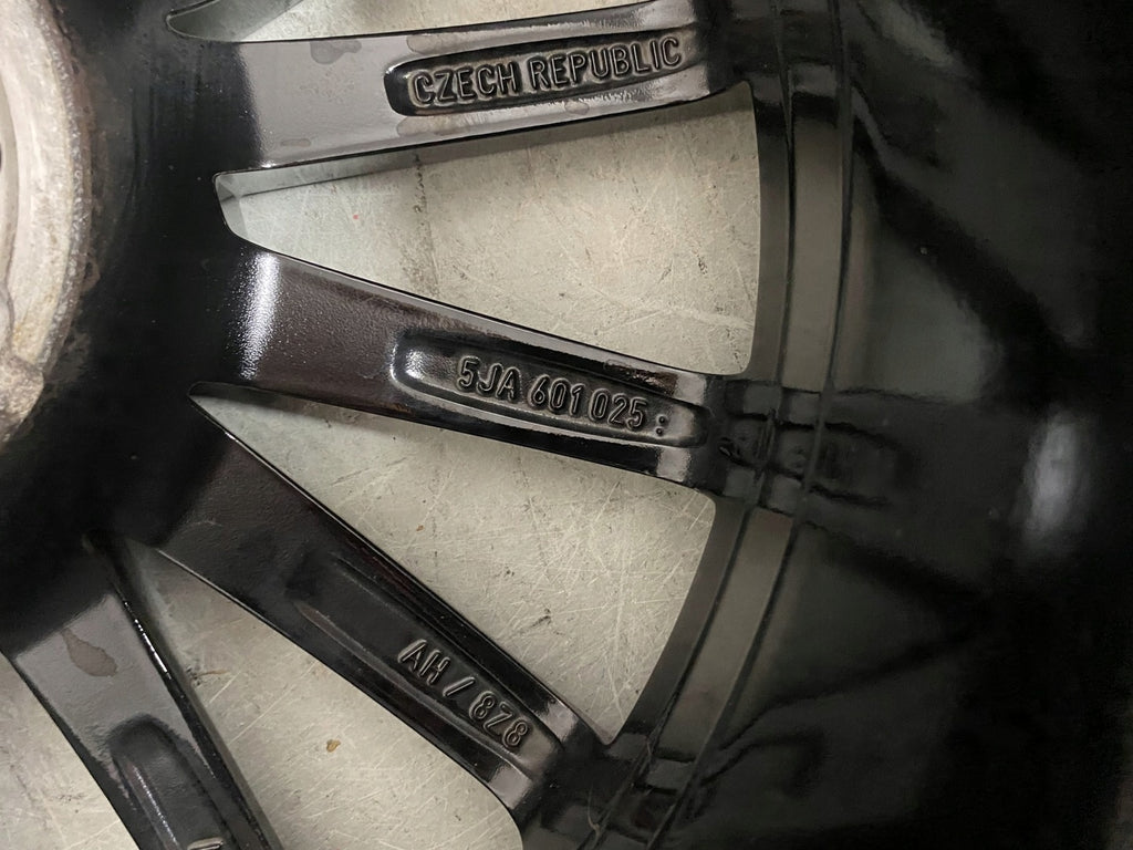 1x Alufelge 17 Zoll 7.0" 5x100 46ET 5JA601025AJ Skoda Fabia Iii Rim Wheel