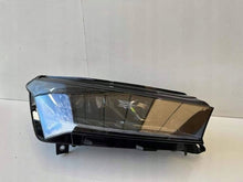 Laden Sie das Bild in den Galerie-Viewer, Frontscheinwerfer Skoda Enyaq 5LB941016A Full LED Rechts Scheinwerfer Headlight