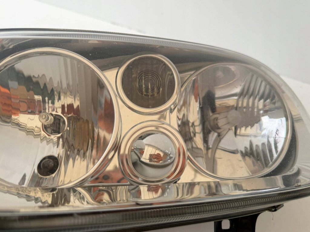 Frontscheinwerfer VW Golf IV Ein Stück (Rechts oder Links) Headlight SCH9989296870hj