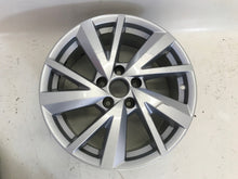 Laden Sie das Bild in den Galerie-Viewer, 1x Alufelge 17 Zoll 7.0&quot; 5x112 45ET Glanz Silber 81A601025C Audi Q2 Rim Wheel