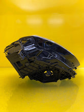 Laden Sie das Bild in den Galerie-Viewer, Frontscheinwerfer Audi Q3 83A941034 LED Rechts Scheinwerfer Headlight