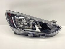 Laden Sie das Bild in den Galerie-Viewer, Frontscheinwerfer Ford Focus MX7B-13E014-CC MX7B-13E014 LED Rechts oder Links