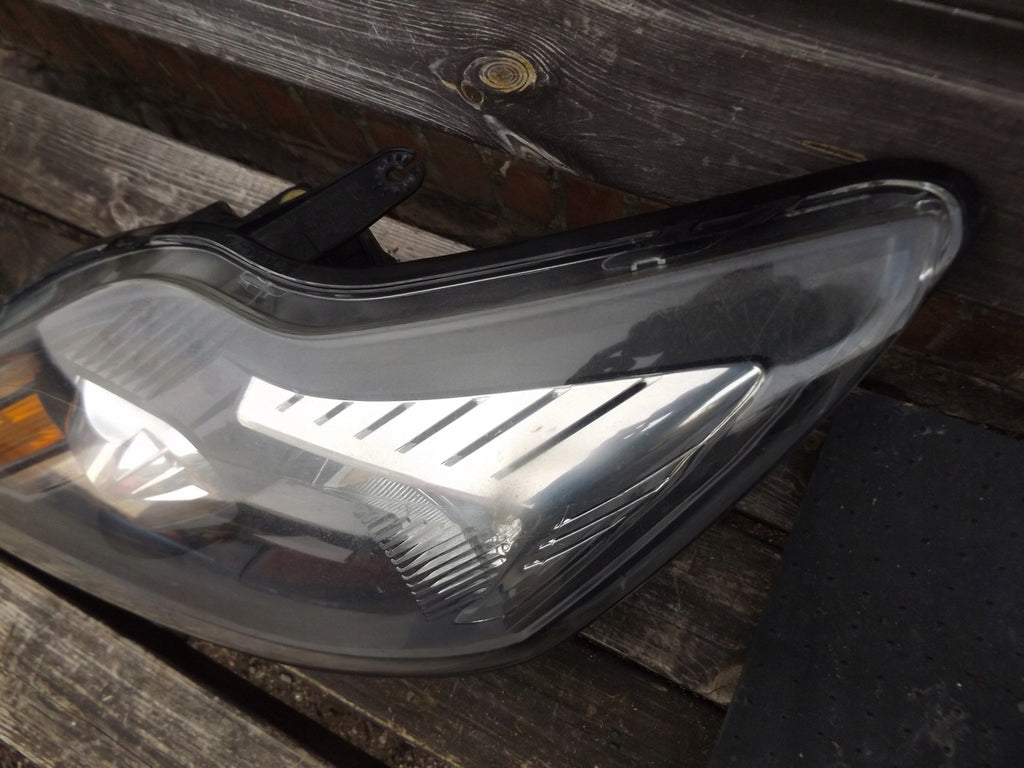 Frontscheinwerfer Ford Focus 8M51-13D155-CD Xenon Ein Stück (Rechts oder Links) SCH4912597438in