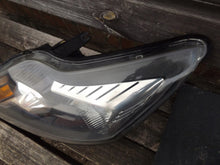 Laden Sie das Bild in den Galerie-Viewer, Frontscheinwerfer Ford Focus 8M51-13D155-CD Xenon Ein Stück (Rechts oder Links) SCH4912597438in