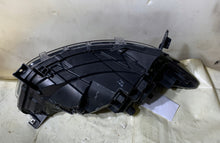 Laden Sie das Bild in den Galerie-Viewer, Frontscheinwerfer Renault Captur 260600698R 030128121100 Links Headlight SCH9729309231qa