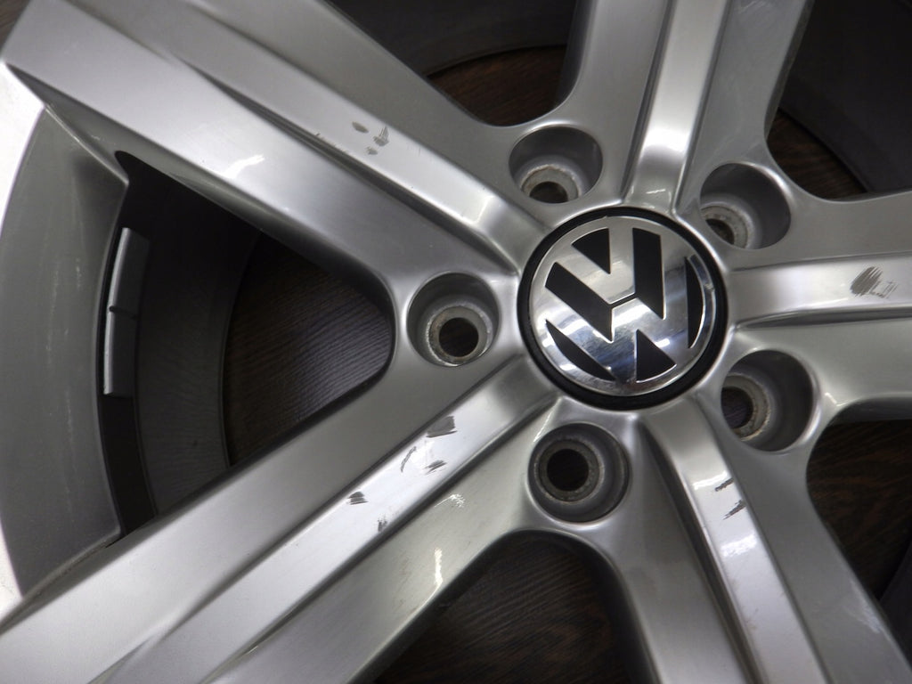 4x Alufelge 17 Zoll 7.5" 5x112 47ET Glanz Silber 3AA601025 VW Passat B7 FEL1025988885at
