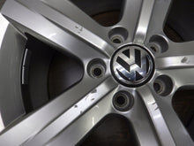 Load image into Gallery viewer, 4x Alufelge 17 Zoll 7.5" 5x112 47ET Glanz Silber 3AA601025 VW Passat B7 FEL1025988885at