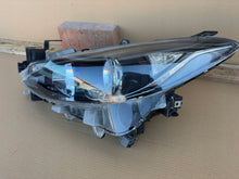 Laden Sie das Bild in den Galerie-Viewer, Frontscheinwerfer Mazda 3 B45A-51040 Links Scheinwerfer Headlight SCH5200878783ex