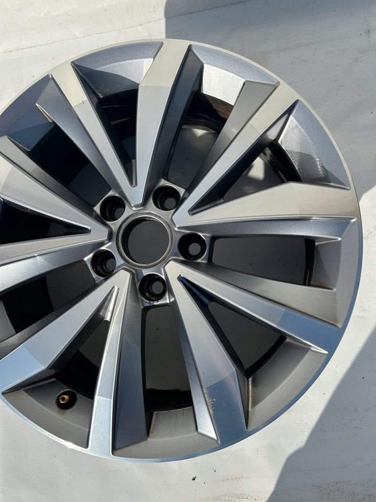 1x Alufelge 17 Zoll 7.0" 5x112 45ET Glanz 2GA601025K VW T-Roc Rim Wheel FEL2765796416cn