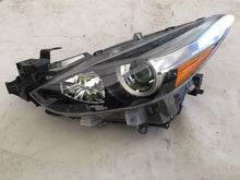 Laden Sie das Bild in den Galerie-Viewer, Frontscheinwerfer Mazda 3 BACS-51040 Links Scheinwerfer Headlight