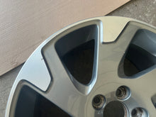 Laden Sie das Bild in den Galerie-Viewer, 1x Alufelge 18 Zoll 8.0" 5x108 55ET Glanz Grau 31323381 Volvo Rim Wheel FEL3173240352pi