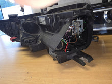 Laden Sie das Bild in den Galerie-Viewer, Frontscheinwerfer Audi Q3 8U0941006 8U0941005 Xenon Rechts oder Links SCH4288273646wc
