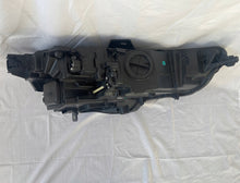Laden Sie das Bild in den Galerie-Viewer, Frontscheinwerfer Audi A3 8Y0941011C LED Ein Stück (Rechts oder Links) Headlight